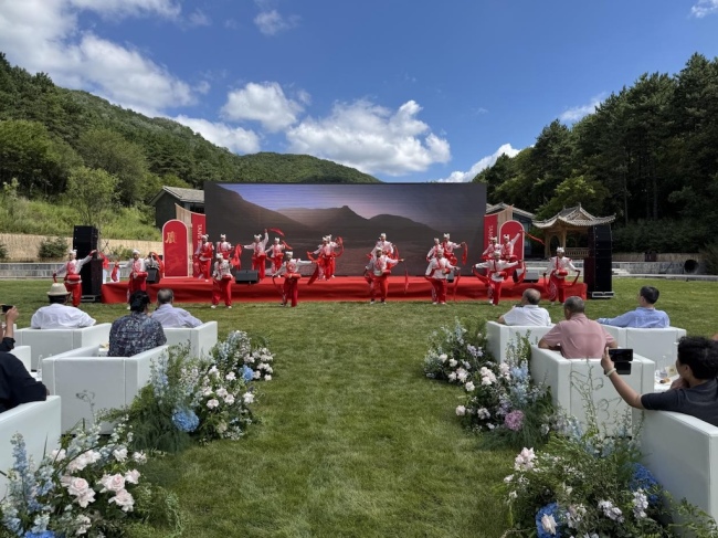 大唐鹿野苑·海外丛林度假区文化节《陕北腰饱读》扮演钱晓鸣照相